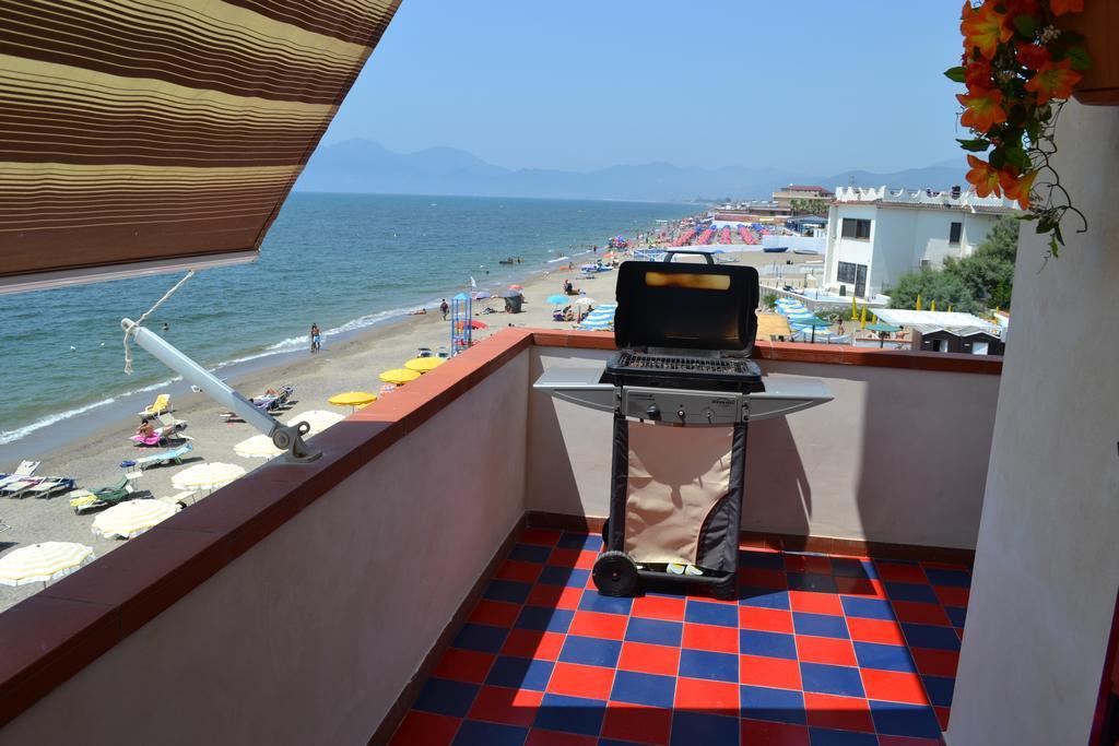 Casa Vacanze Dei Navigatori On The Sea Pontecagnano Eksteriør billede