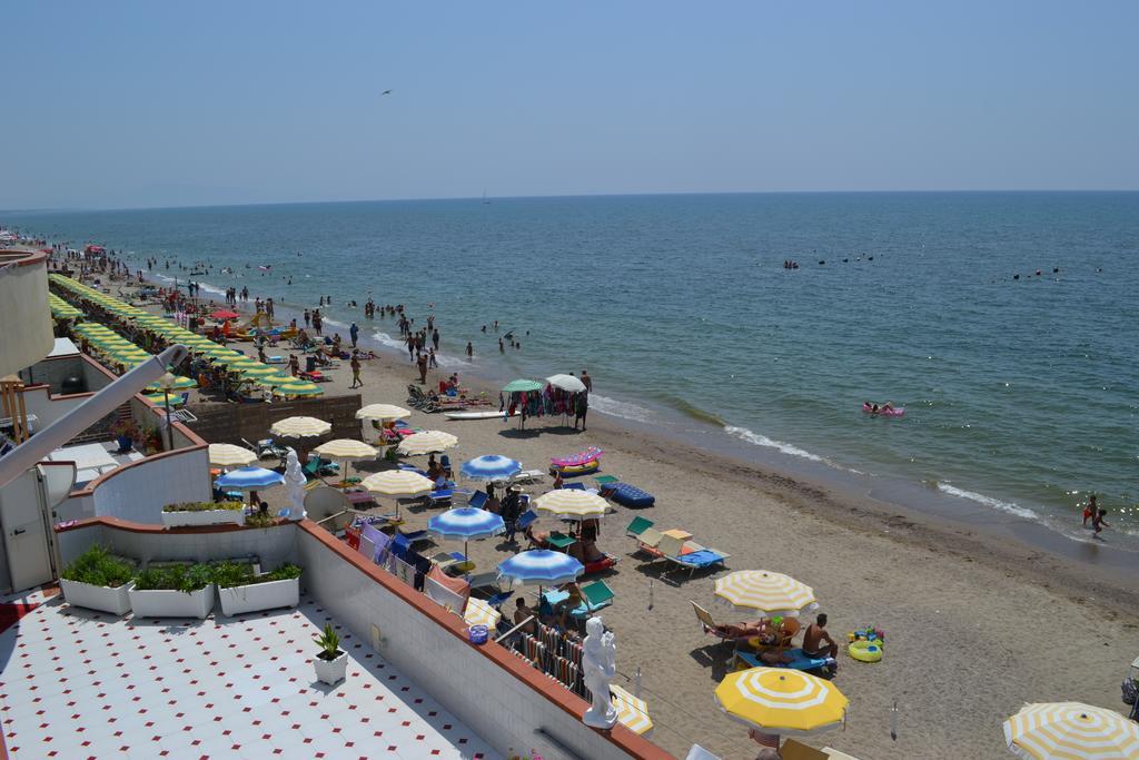 Casa Vacanze Dei Navigatori On The Sea Pontecagnano Eksteriør billede